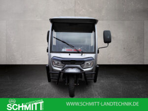 Frontalansicht des Cargo Runner Classic mit LED-Scheinwerfer und geschlossenem Dach