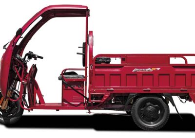 Seitenansicht des roten Modells unseres Classic plus