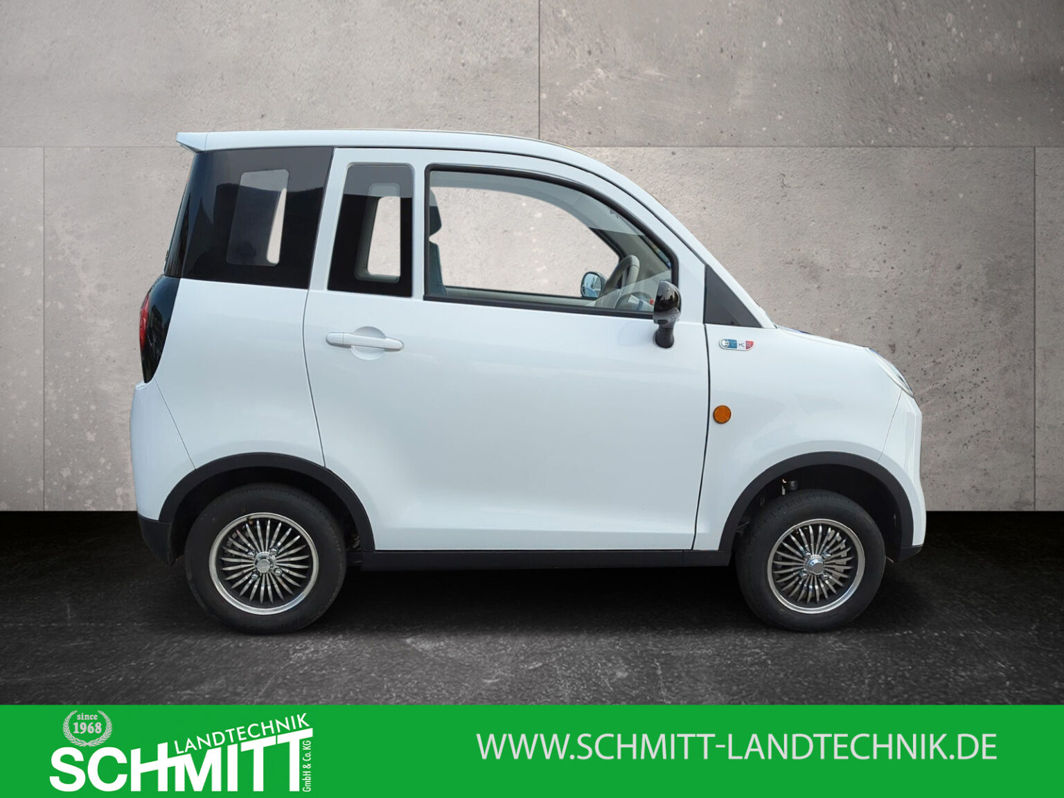Seitenansicht Cargo Runner Passenger 2-Sitzer Microcar in der Farbe Hellblau