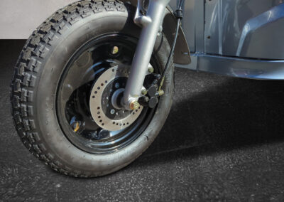 Cargo Runner Classic grau Nahaufnahme Reifen