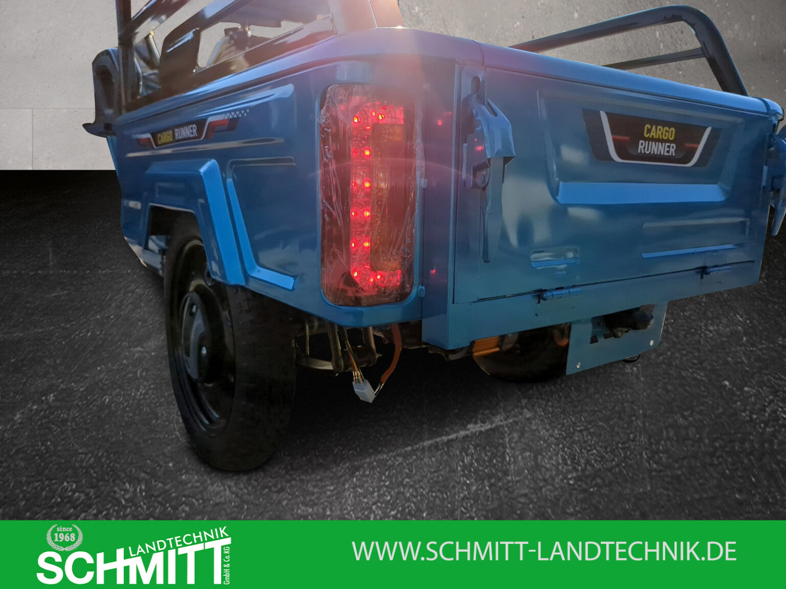 Rücklicht des Cargo Runner Compact blau