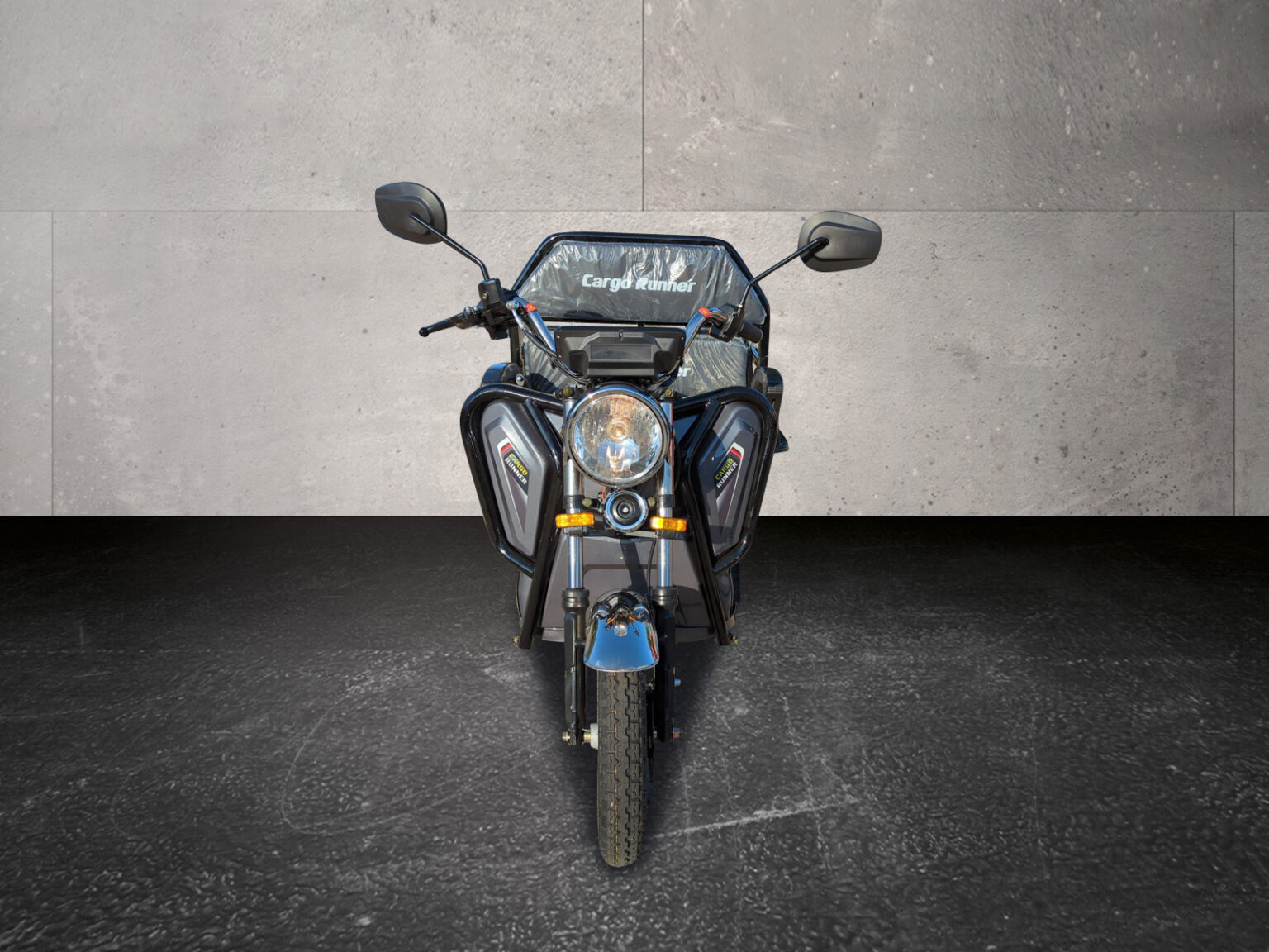 Frontalansicht des grauen Modells mit Spiegeln