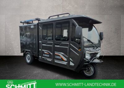 Seitenansicht des Cargo Runner Doppelkabiners mit geschlossenem Aufbau