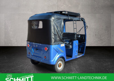 Dreiviertel-Heckansicht des Cargo Runner HIGo in Blau mit geschlossenem schwarzen Verdeck