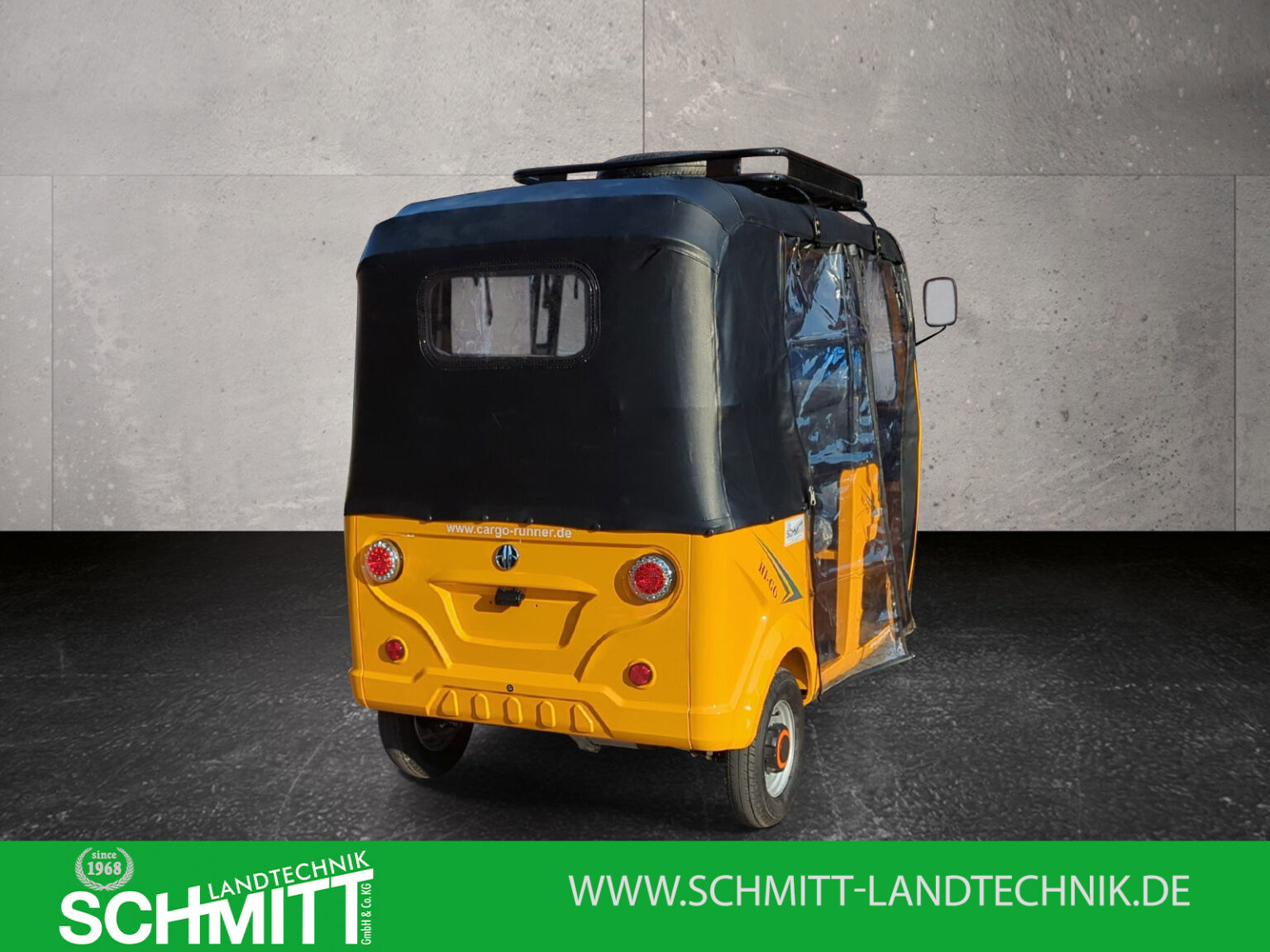 Rückansicht gelber Cargo Runner HIGo mit schwarzem Verdeck