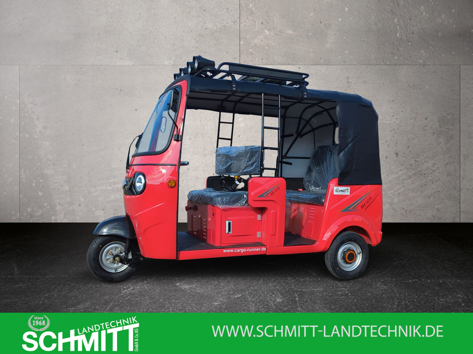 Seitenansicht links mit offenem Passagierbereich und Rückbank