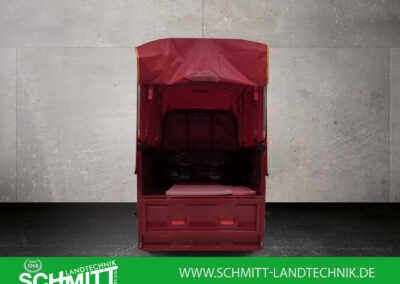 Heckansicht mit geöffneter Plane des Cargo Runner Toro, Blick auf Ladefläche