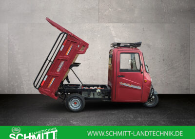 Seitenansicht des Cargo Runner Voltina in Rot mit gekippter Ladefläche