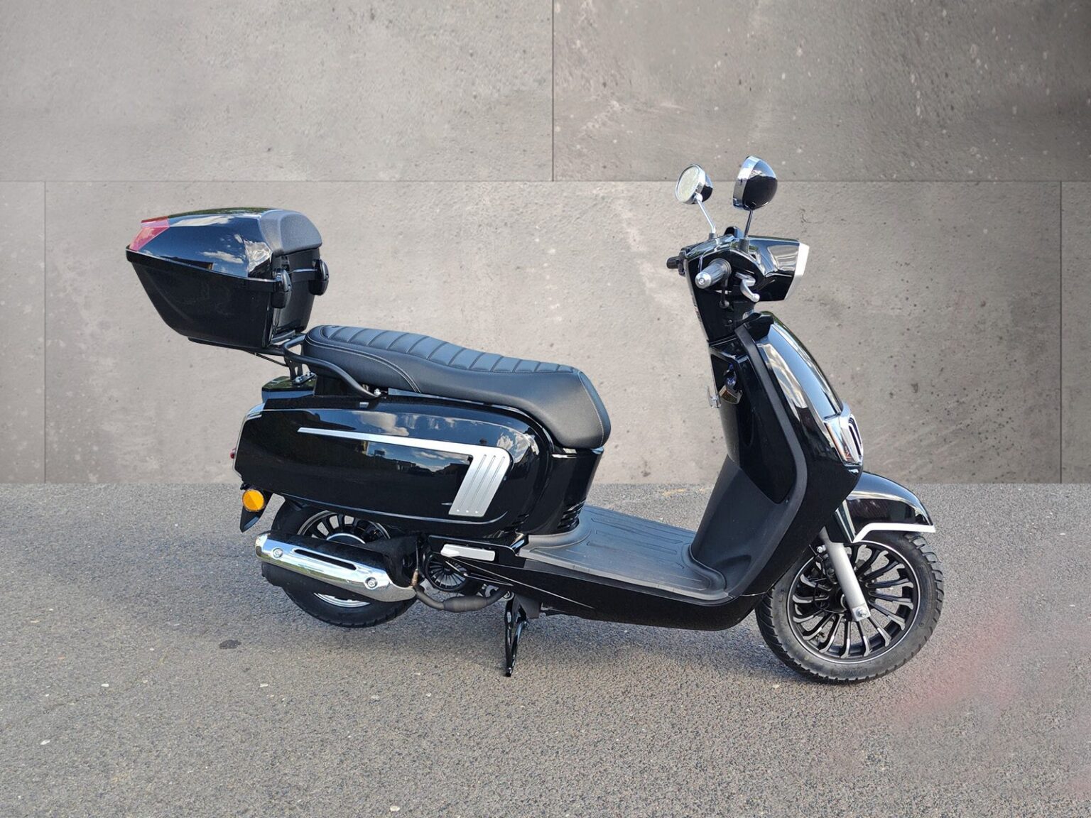 Motorroller 125 Classic in Schwarz