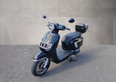 Motorroller 125 Classic in Schwarz